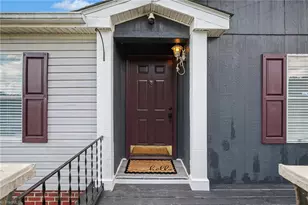 1060 Knobview Ln, Pilot Mountain, NC 27041 - Photo 2