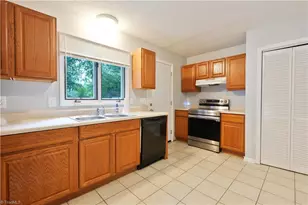 9 Pear Tree Ct, Greensboro, NC 27401 - Photo 14
