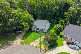 9 Pear Tree Ct, Greensboro, NC 27401 - Photo 32