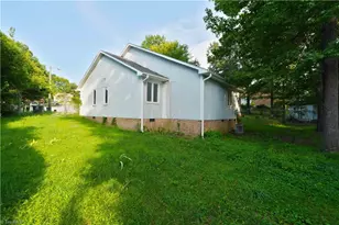 9 Pear Tree Ct, Greensboro, NC 27401 - Photo 30
