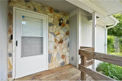 9 Pear Tree Court, Greensboro, NC 27401 - Photo 4