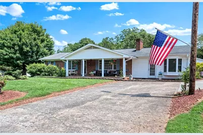 510 Gillespie Street, Dobson, NC 27017 - Photo 2