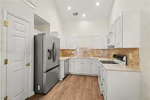 3616 Grandway Cir, Greensboro, NC 27409 - Photo 8