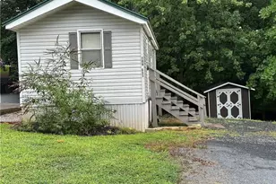 109 Hummingbird Cir, New London, NC 28127 - Photo 2