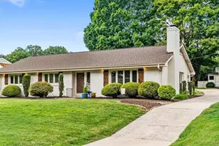 2918 New Hanover Dr, Greensboro, NC 27408 - Photo 4