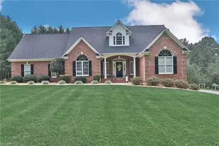 531 Westbrook St, Jonesville, NC 28642 - Photo 2