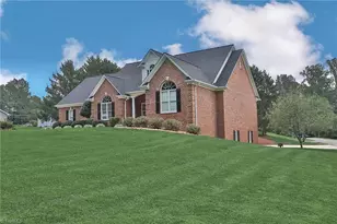 531 Westbrook St, Jonesville, NC 28642 - Photo 1