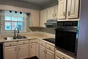 4704 Chesterton Dr, Greensboro, NC 27320 - Photo 10