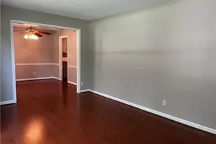 4704 Chesterton Dr, Greensboro, NC 27320 - Photo 8