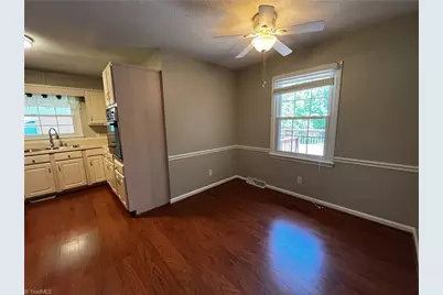 4704 Chesterton Drive, Greensboro, NC 27320 - Photo 12