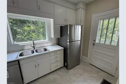 800 S Sunset Drive, Winston-Salem, NC 27103 - Photo 18