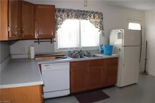 340 Marion St, Mount Airy, NC 27030 - Photo 22