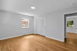 3008 W Cornwallis Dr, Greensboro, NC 27408 - Photo 32