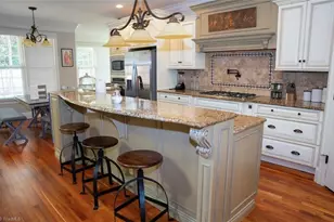 1106 Double Oaks Rd, Greensboro, NC 27410 - Photo 12