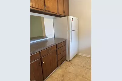 894 Ridge Court, Winston-Salem, NC 27107 - Photo 10