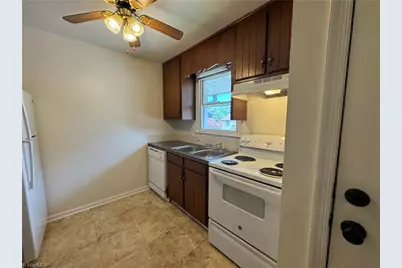 894 Ridge Court, Winston-Salem, NC 27107 - Photo 8