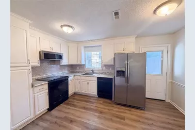 1311 Meadowview Road #B, Greensboro, NC 27403 - Photo 2
