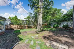 812 Dover Rd, Greensboro, NC 27408 - Photo 34