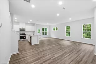 3916 Sedgefield Grn Pl, Greensboro, NC 27407 - Photo 4