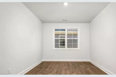 208 Mary Montrose Boulevard, Jamestown, NC 27282 - Photo 6
