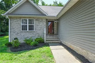 101 Valentine Ct, Greensboro, NC 27405 - Photo 4