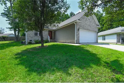 101 Valentine Court, Greensboro, NC 27405 - Photo 2
