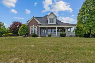 1148 Town N Country Drive, Wilkesboro, NC 28697 - Photo 2