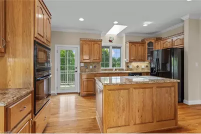 1148 Town N Country Drive, Wilkesboro, NC 28697 - Photo 12