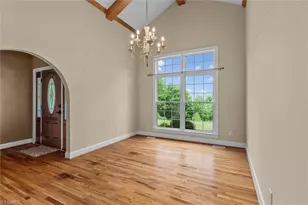 1148 Town N Country Dr, Wilkesboro, NC 28697 - Photo 10