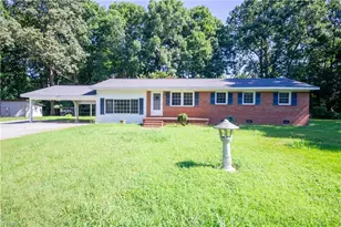 942 Clyde Underwood Rd, Siler City, NC 27344 - Photo 2