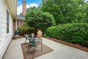 41 Fountain Manor Dr, Greensboro, NC 27405 - Photo 10