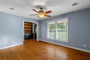 3931 Manila Rd, Greensboro, NC 27406 - Photo 6