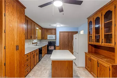 3931 Manila Road, Greensboro, NC 27406 - Photo 12