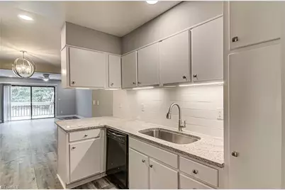 1518 Benjamin Parkway #D, Greensboro, NC 27408 - Photo 14