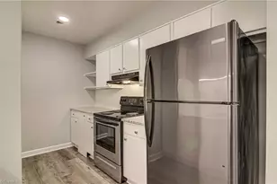 1518 Benjamin Pkwy, Greensboro, NC 27408 - Photo 10