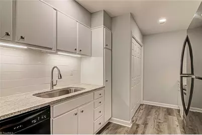 1518 Benjamin Parkway #D, Greensboro, NC 27408 - Photo 12