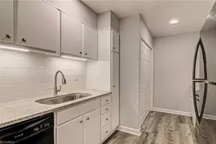 1518 Benjamin Pkwy, Greensboro, NC 27408 - Photo 12