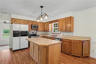 801 Woodard Dr, Whitsett, NC 27377 - Photo 8