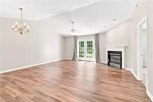 3027 Maple Ave, Burlington, NC 27215 - Photo 4