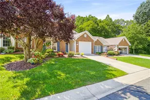 3027 Maple Ave, Burlington, NC 27215 - Photo 2