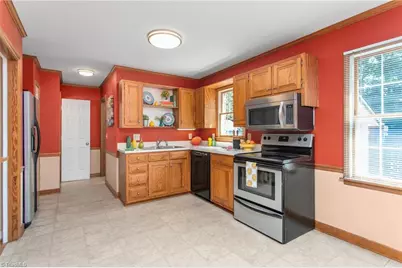 609 Central Avenue, Burlington, NC 27215 - Photo 10