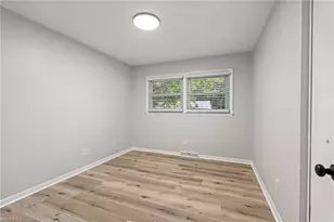 2205 Hathaway Dr, Greensboro, NC 27408 - Photo 24