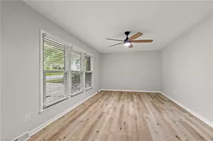 2205 Hathaway Dr, Greensboro, NC 27408 - Photo 8