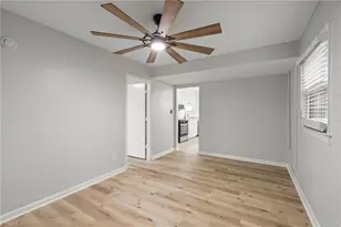 2205 Hathaway Dr, Greensboro, NC 27408 - Photo 38
