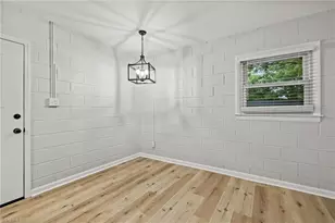 2205 Hathaway Dr, Greensboro, NC 27408 - Photo 36