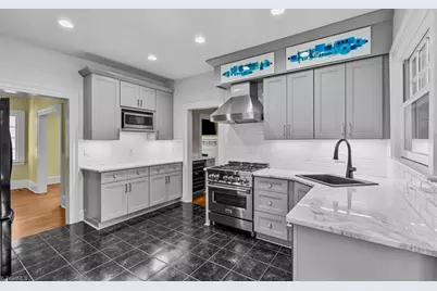 300 Warren Street, Greensboro, NC 27403 - Photo 10