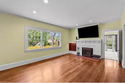 300 Warren Street, Greensboro, NC 27403 - Photo 8