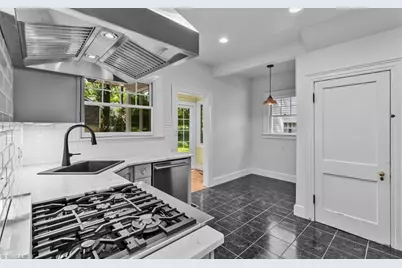 300 Warren Street, Greensboro, NC 27403 - Photo 12