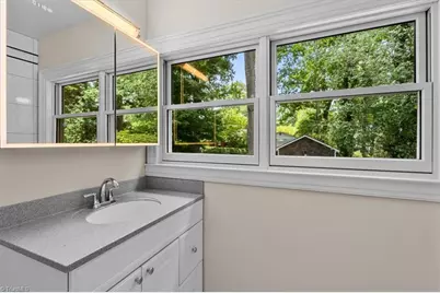 300 Warren Street, Greensboro, NC 27403 - Photo 26