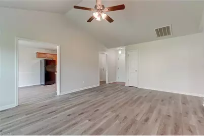 5811 Sycamore Glen Road, Greensboro, NC 27405 - Photo 8